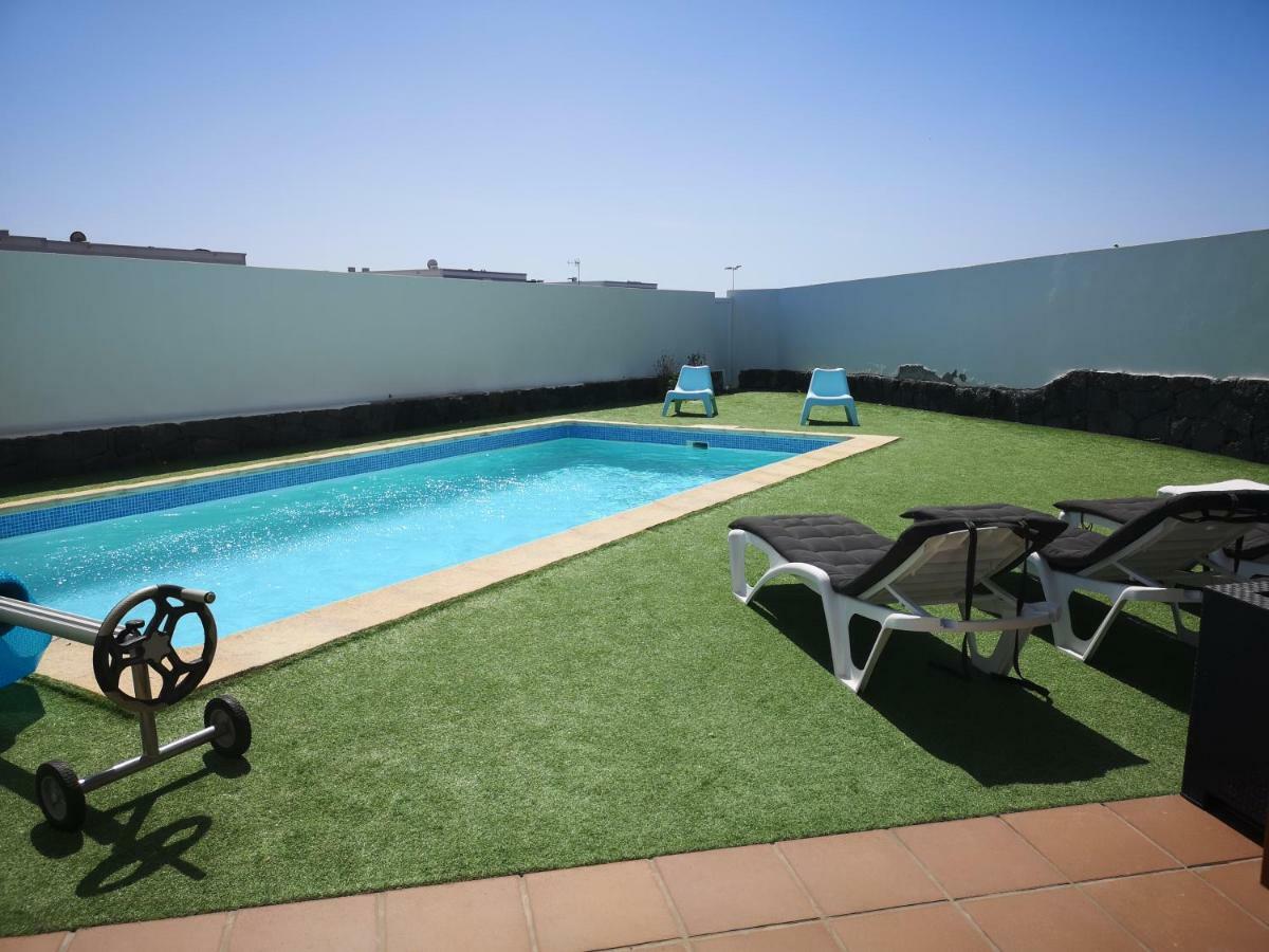 Villaantonia Private Huge Heated Pool And Super Fast Wifi Playa Blanca  Exterior photo